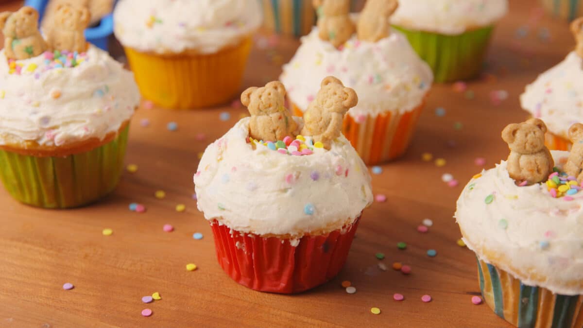 Cupcakes With Teddy Bear Topper