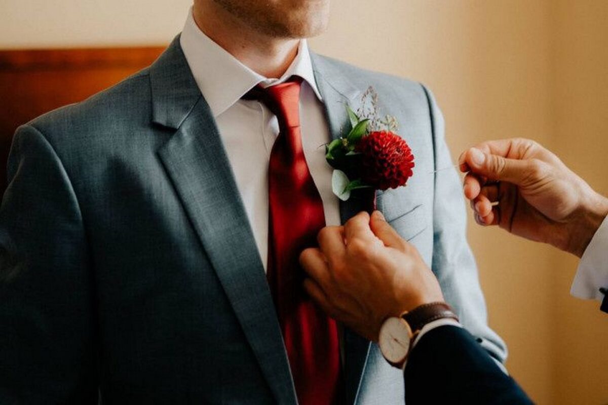 Groomsmen Attire With Floral Boutonniere 