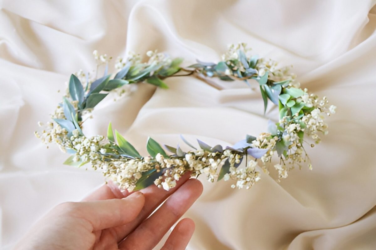 DIY Flower Crown made of Baby's Breath Flowers