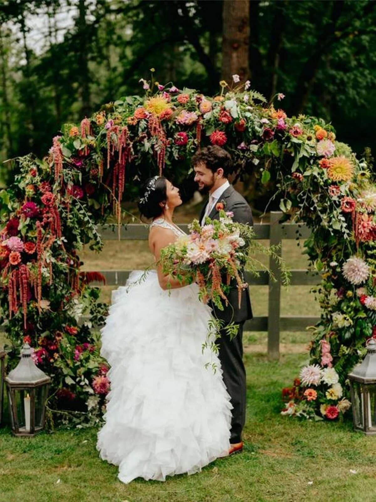 Bride and groom in photoshoot