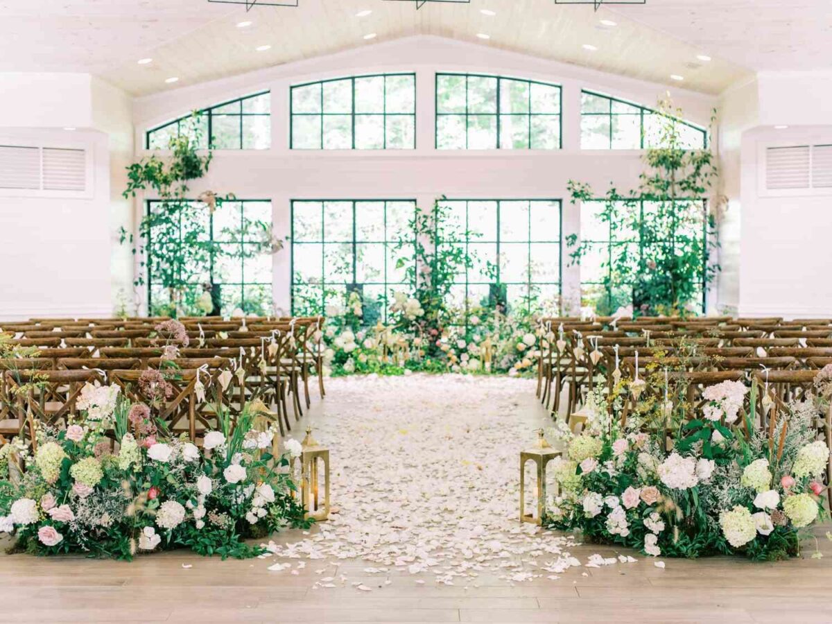 Beautiful Floral Altar & Aisle Decorations