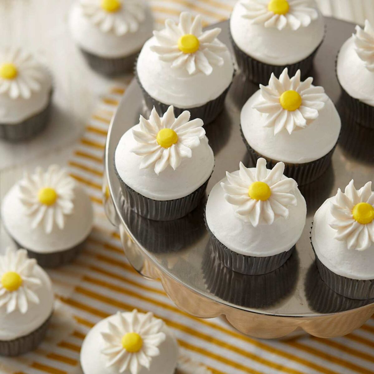 Delightful Daisy Cupcakes